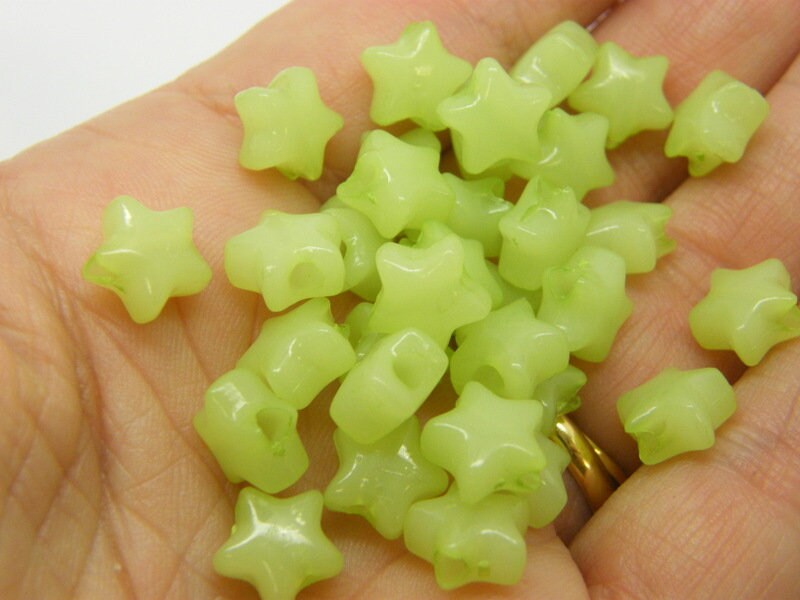100 Green imitation jelly star beads plastic AB697
