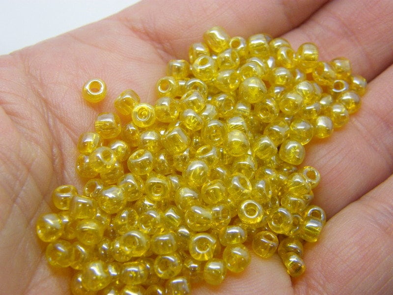 400 Yellow seed beads 4mm glass SB110
