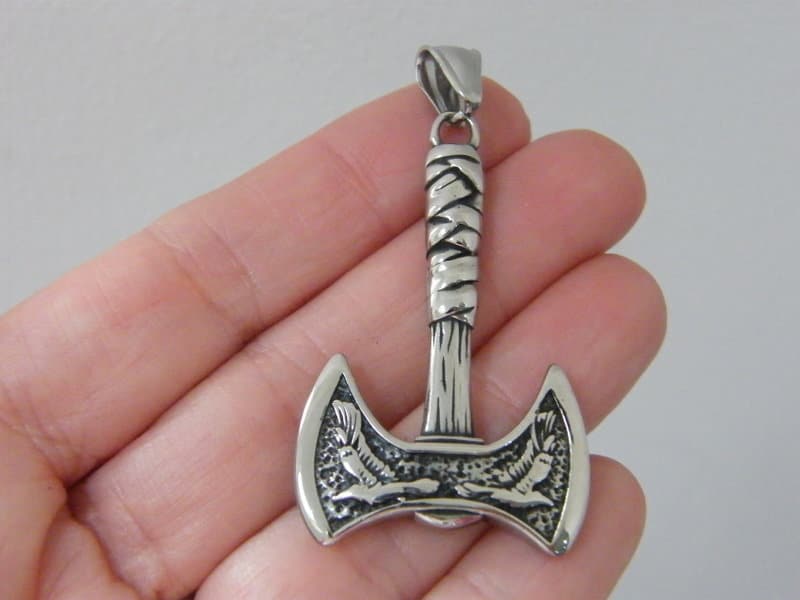 1 Axe pendant silver toned stainless steel SW2