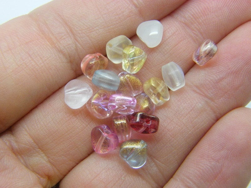 30 Heart beads random mixed glass AB843