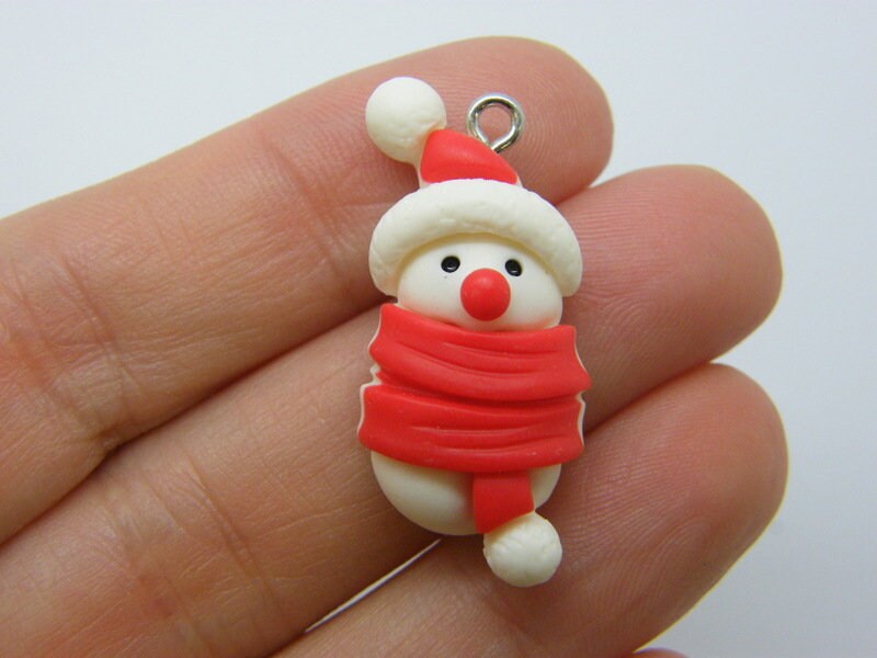 4 Snowman Christmas charms red off white resin CT395