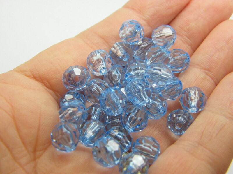 100 Faceted round beads 8mm powder blue acrylic AB858