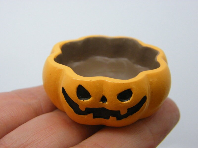 1 Halloween pumpkin bowl miniature orange resin HC