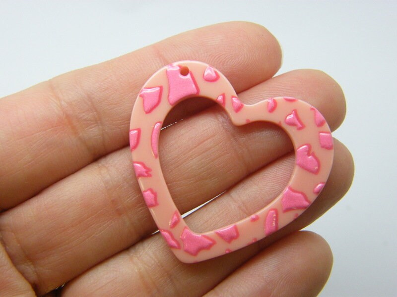 4 Heart pattern pendants light salmon pink acrylic H274