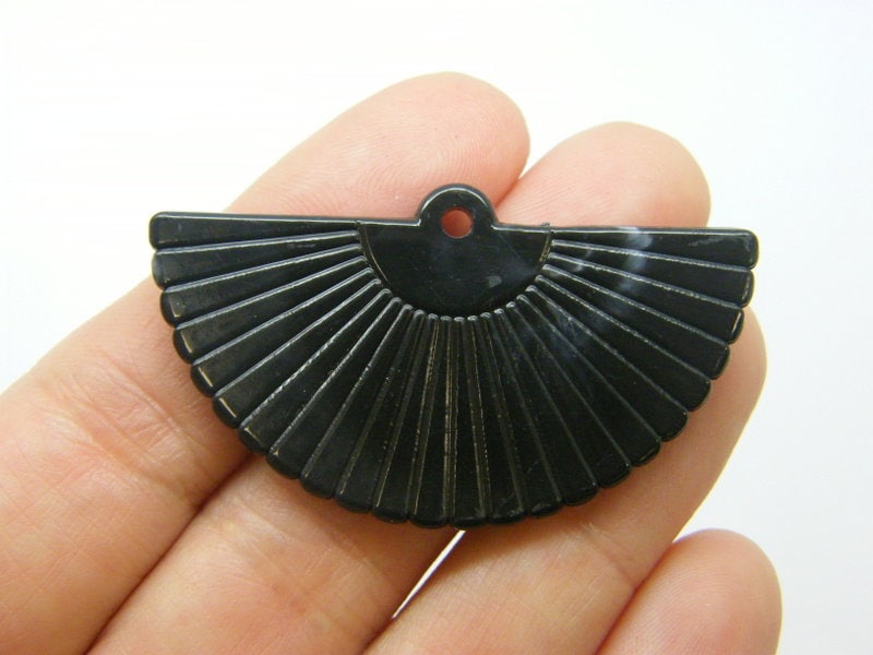 8 Fan pendants imitation stone black acrylic CA6