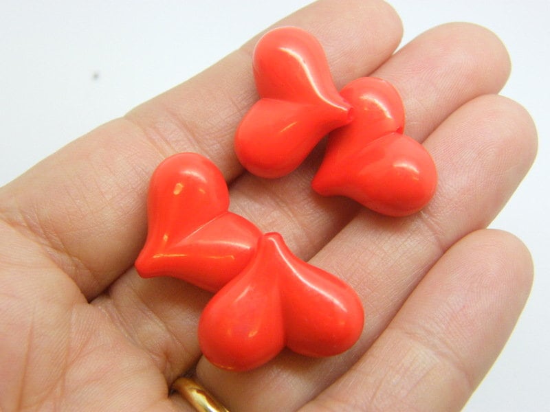20 Heart beads red acrylic BB553