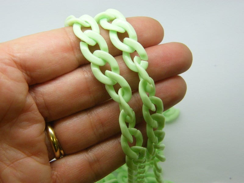 1 Green chain 1 meter  acrylic FS