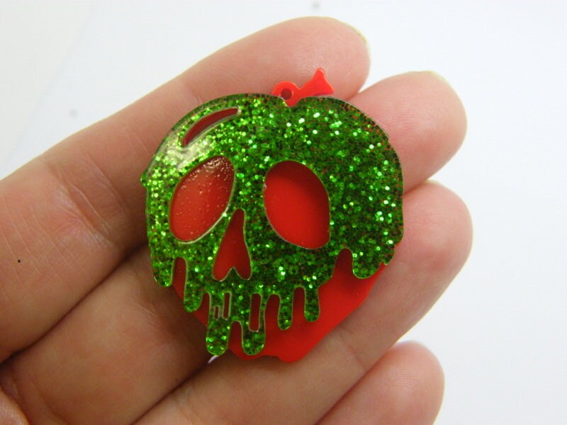 2 Poison apple skull pendants green red resin HC1083