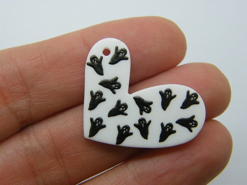 10 Halloween heart ghosts pendants black white acrylic HC1059