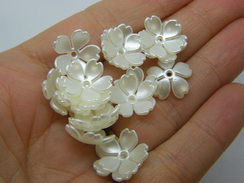 100 Flower bead caps silvery pearl acrylic FS299