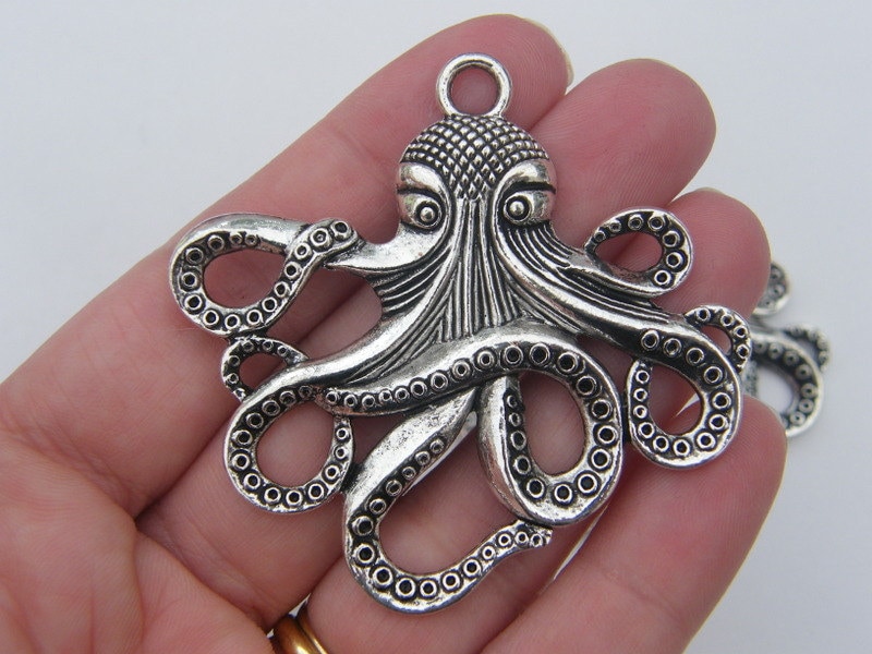 BULK 5 Octopus pendants antique silver tone FF107