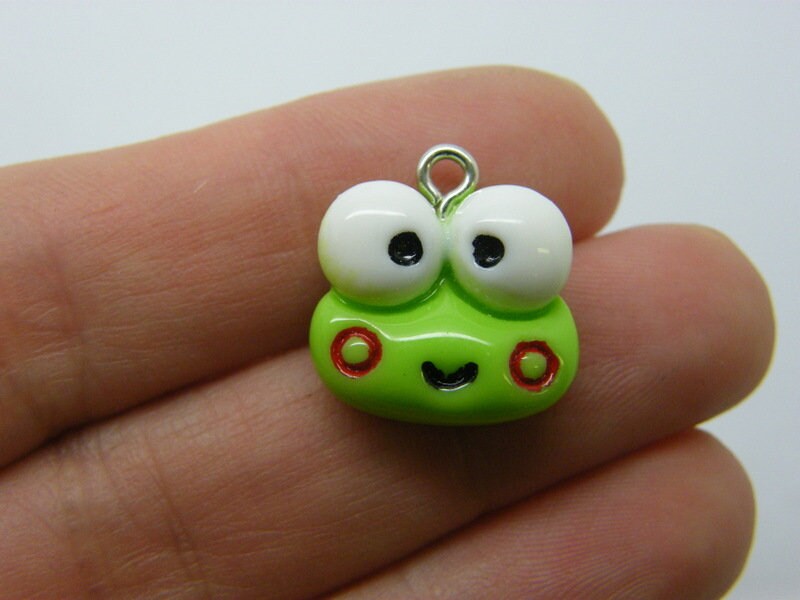 4 Frog charms green resin A1213