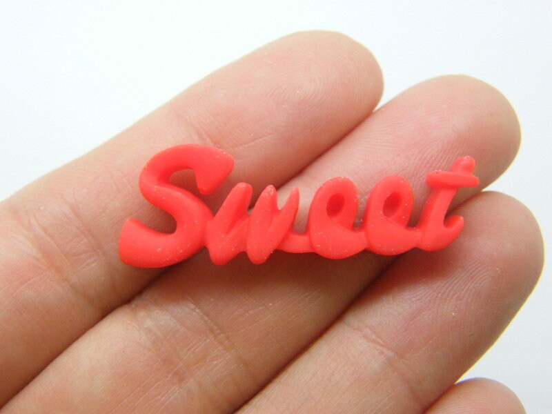 8 Sweet word embellishment cabochon red resin M651