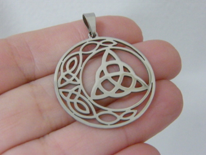 1 Celtic knot pendant silver tone stainless steel R2