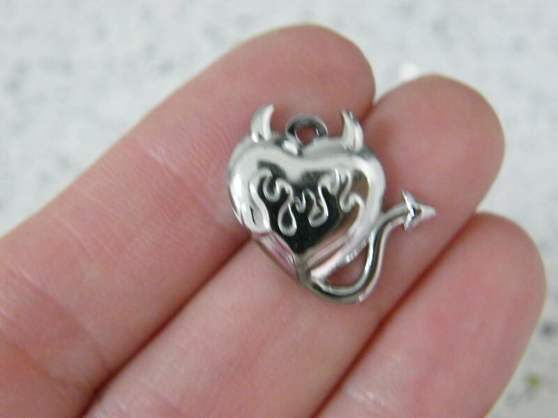 2 Heart devil flame charms bright silver tone stainless steel HC1134