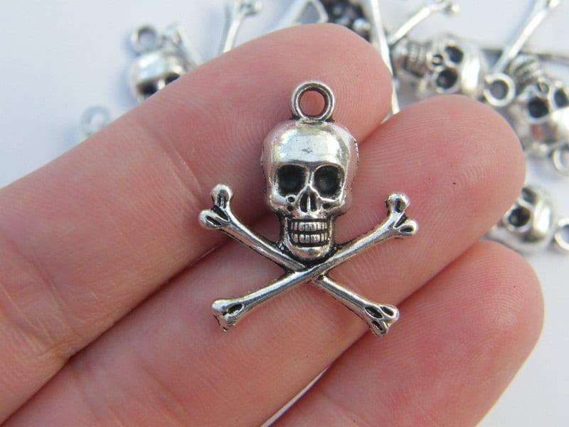 BULK 50 Skull and cross bones pendants antique silver tone HC80