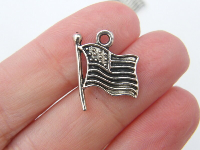 20 American USA flag charms antique silver tone WT20