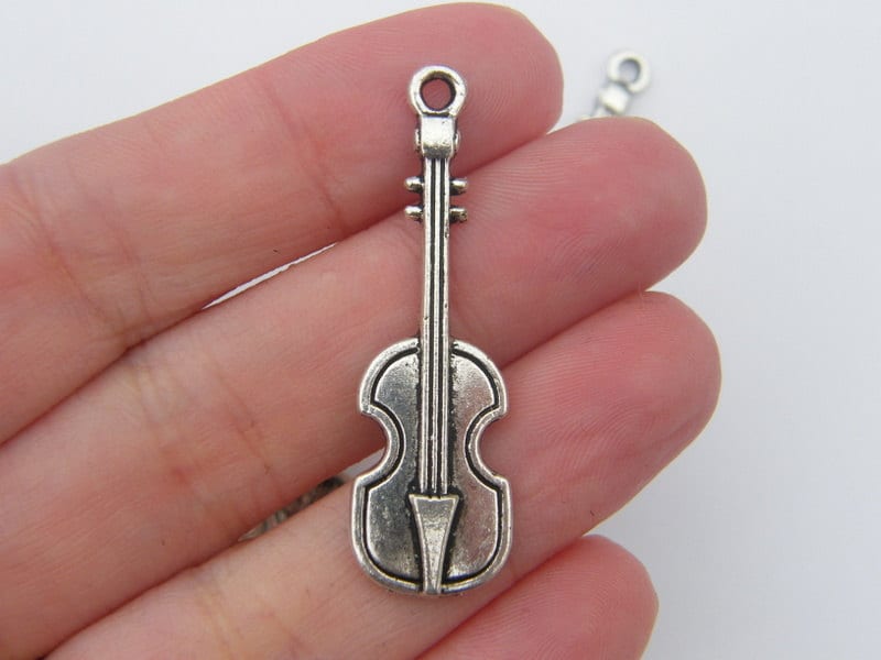 6 Violin pendants antique silver tone MN73