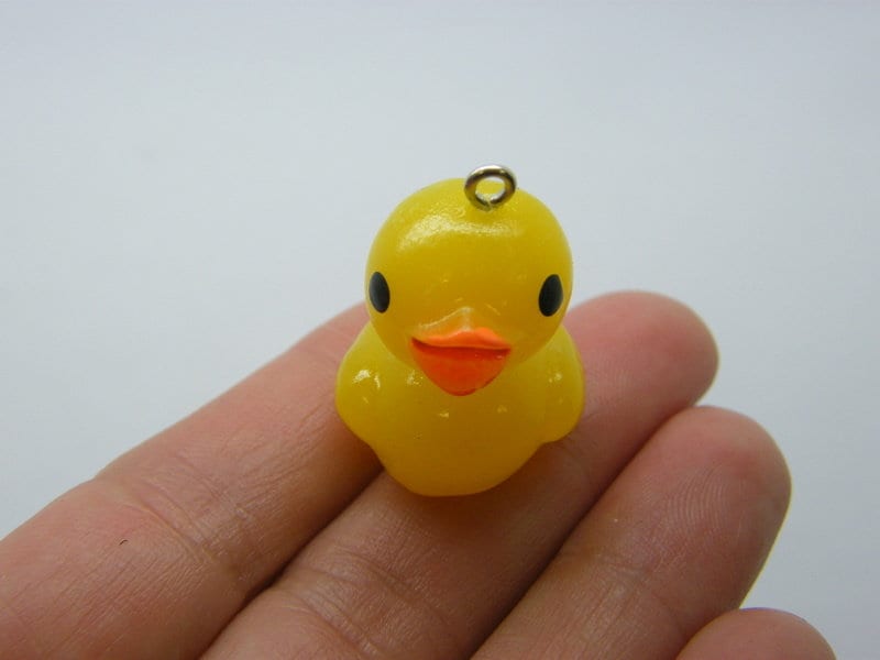 BULK 10 Rubber duck pendants yellow resin P7