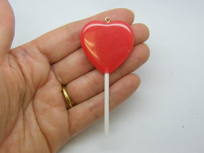 2 Lollipop heart pendants red resin gold screw  FD249