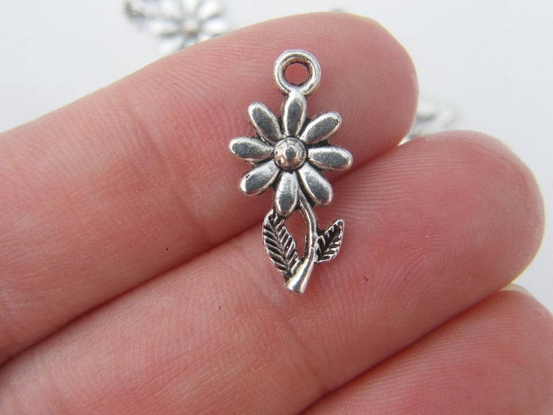14 Daisy flower charms antique silver tone F6