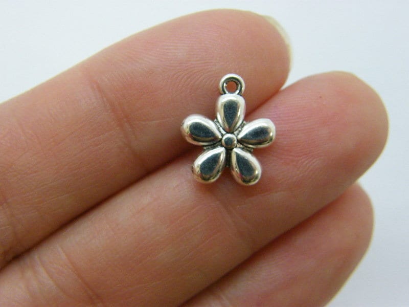 12 Flower charms antique silver tone F208