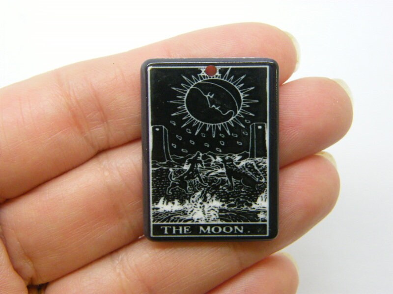 2 The  moon tarot reading card pendants black white acrylic HC555