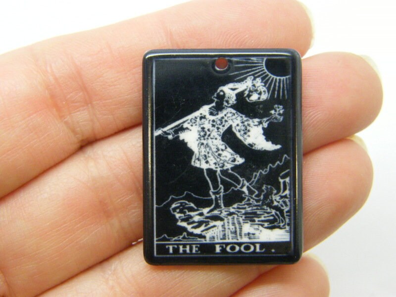 2 The  fool tarot reading card pendants black white acrylic HC350