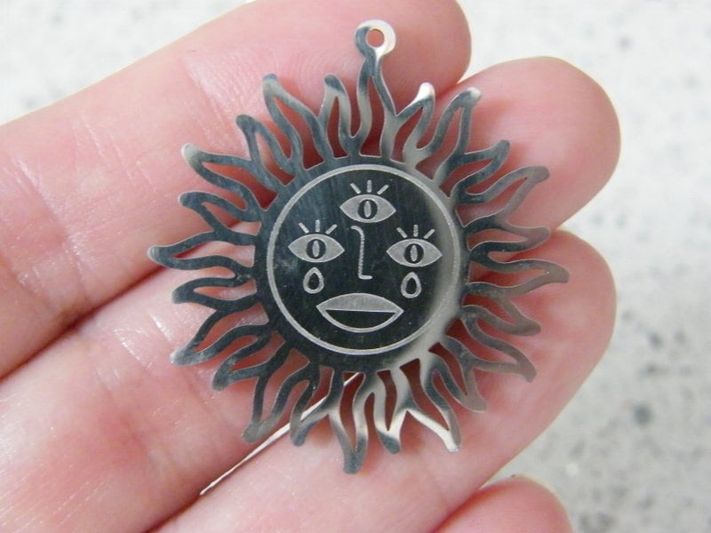 1 Sun all seeing eye  pendant stainless steel HC520