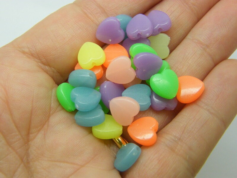 100 Glow in the dark heart beads random mixed acrylic AB86