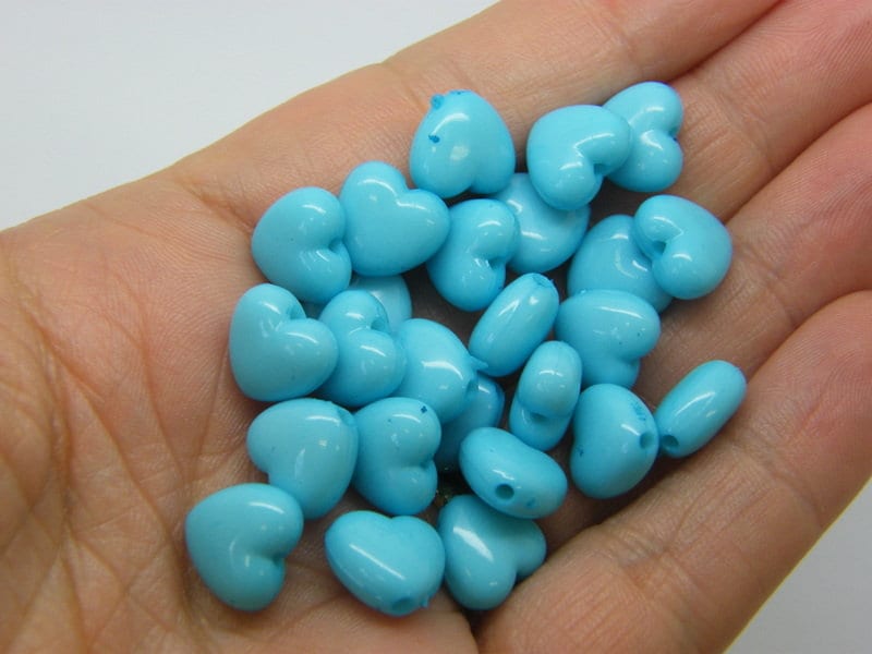 100 heart beads blue acrylic AB436