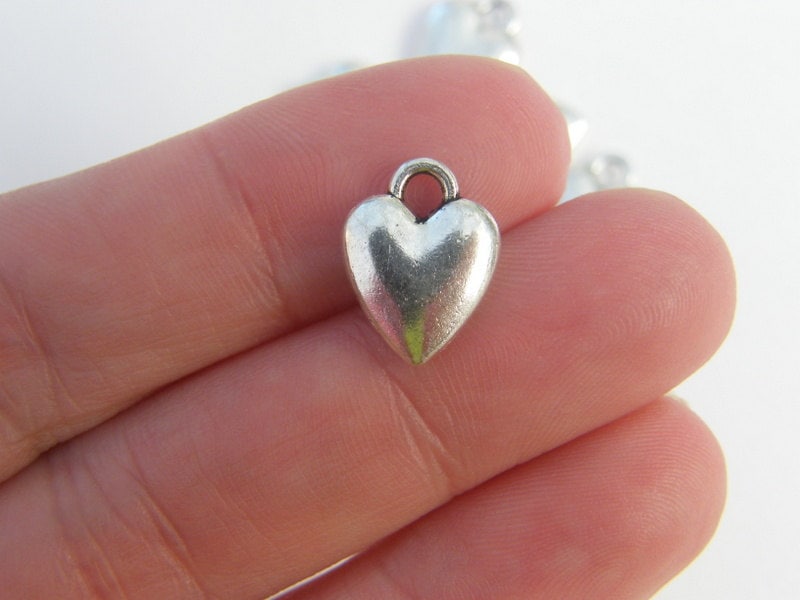 8 Heart charms antique silver tone H41