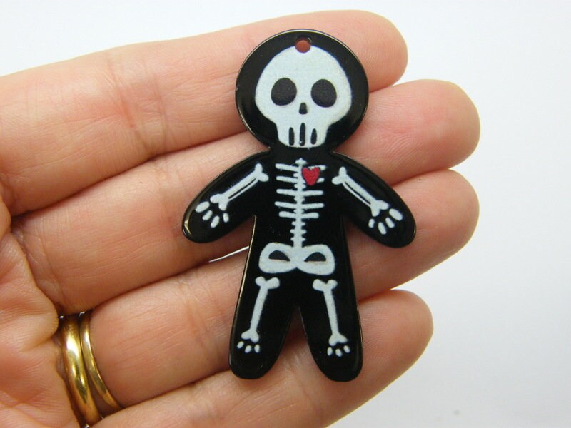 4 Skeleton pendants white black red heart Halloween acrylic HC1202