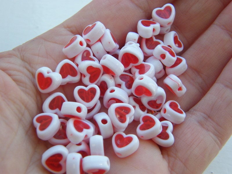 100 heart beads red white acrylic AB489