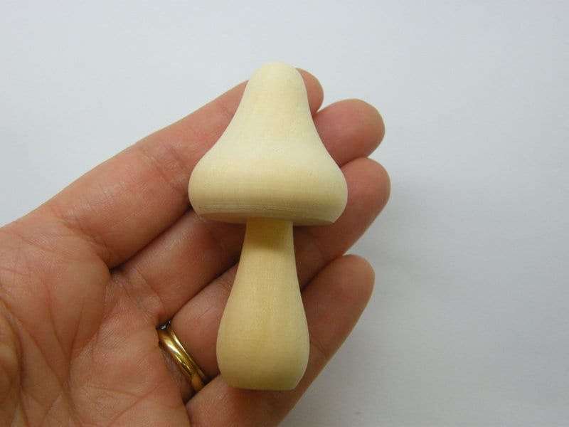 2 Mushroom beads natural wood L 01D