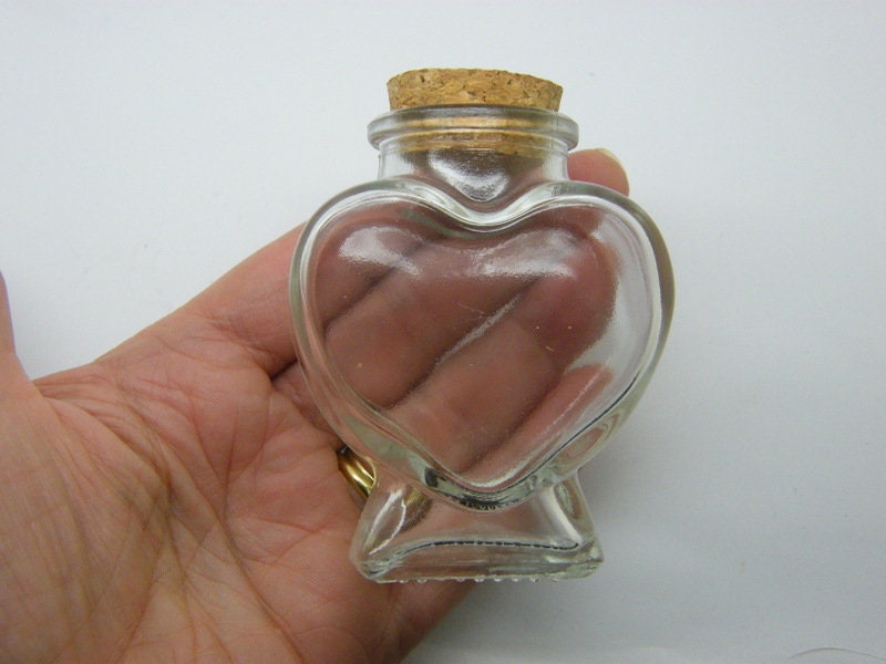 1 Heart glass bottle with cork 004K