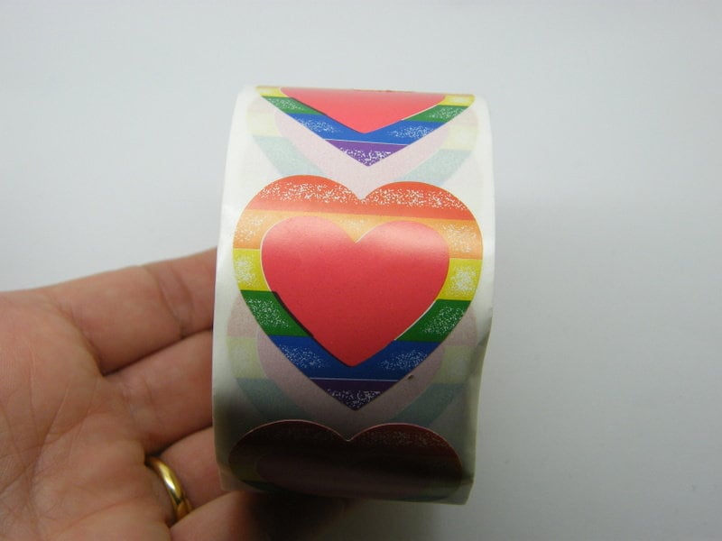 1 Roll 500 rainbow heart pattern stickers 05B