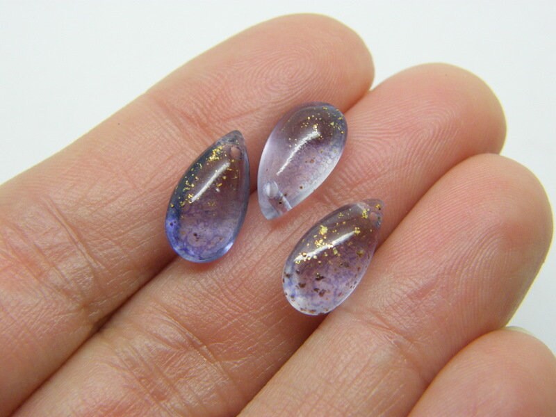 10 Teardrop charms lilac with glitter powder glass M38