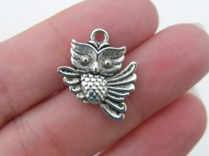 10 Owl charms antique silver tone B302