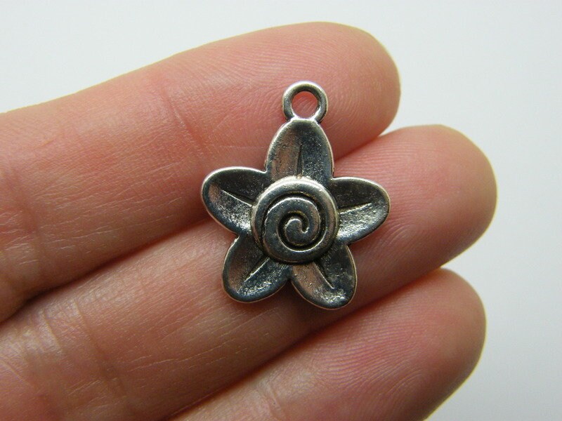 12 Flower charms antique silver tone F90