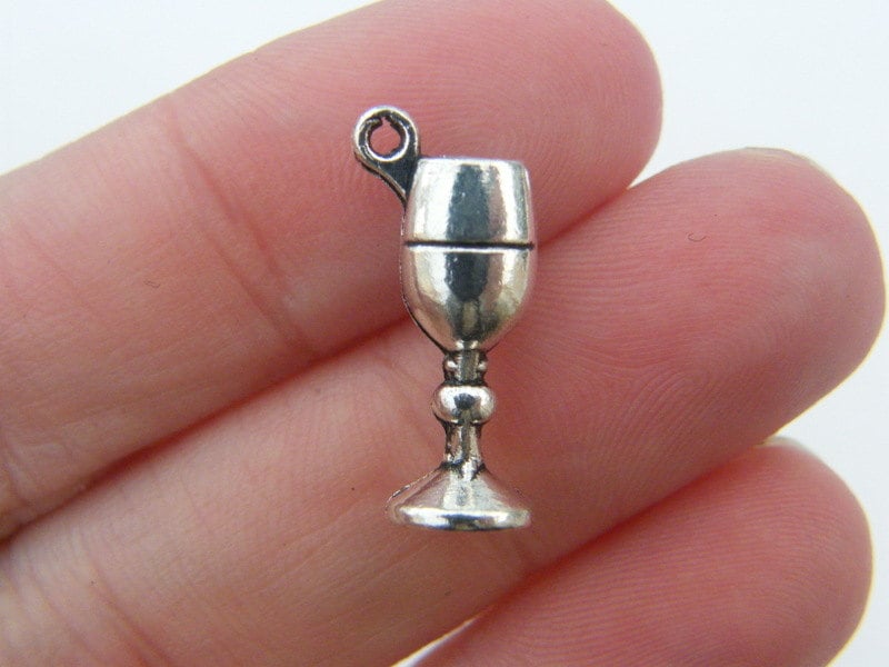 6 Wine glass goblet charms antique silver tone FD9