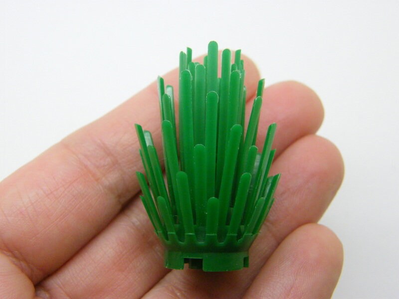 4 Grass bush building toy dark green plastic