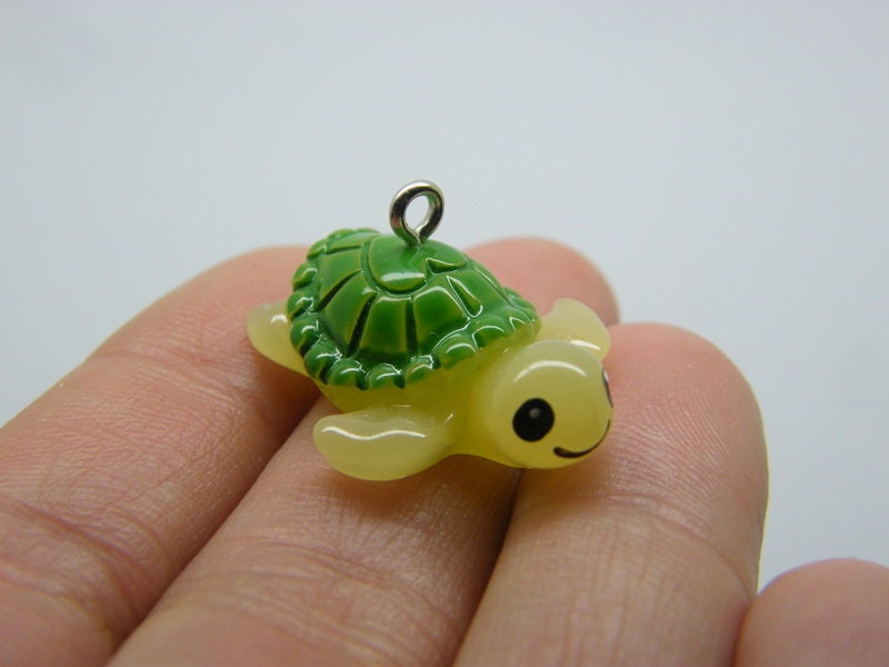 2 Turtle pendants two shades of green resin silver screw FF704