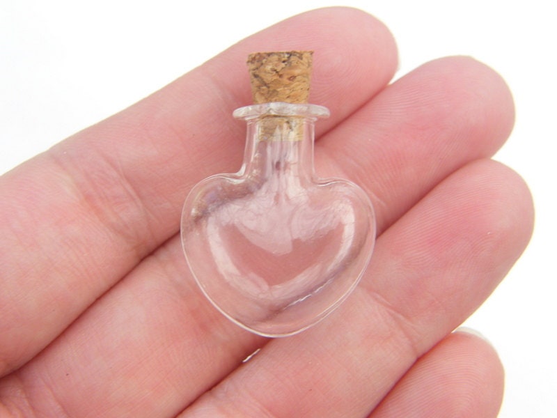 2 Mini glass heart bottles with corks M87