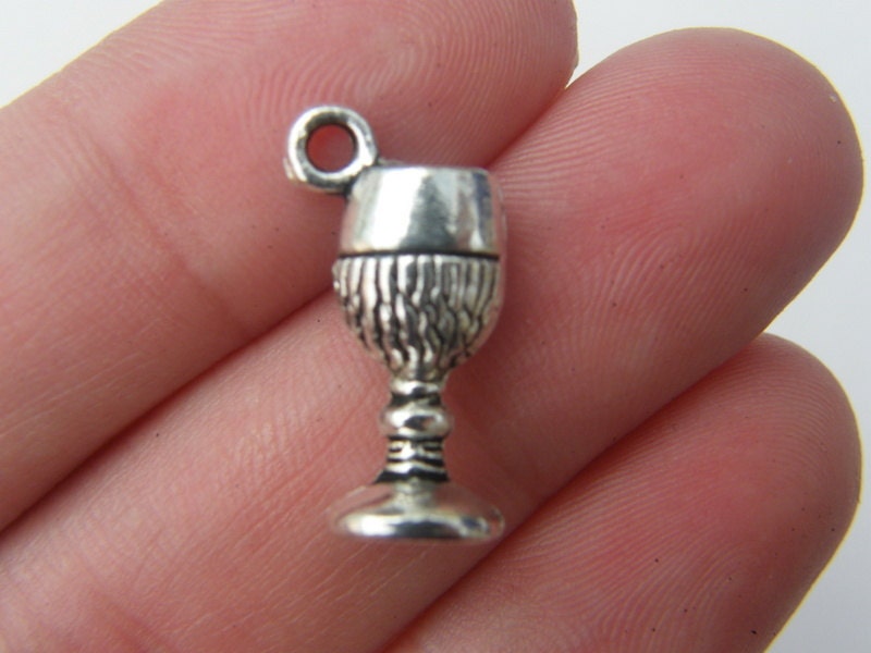 6 Wine glass goblet charms antique silver tone FD11