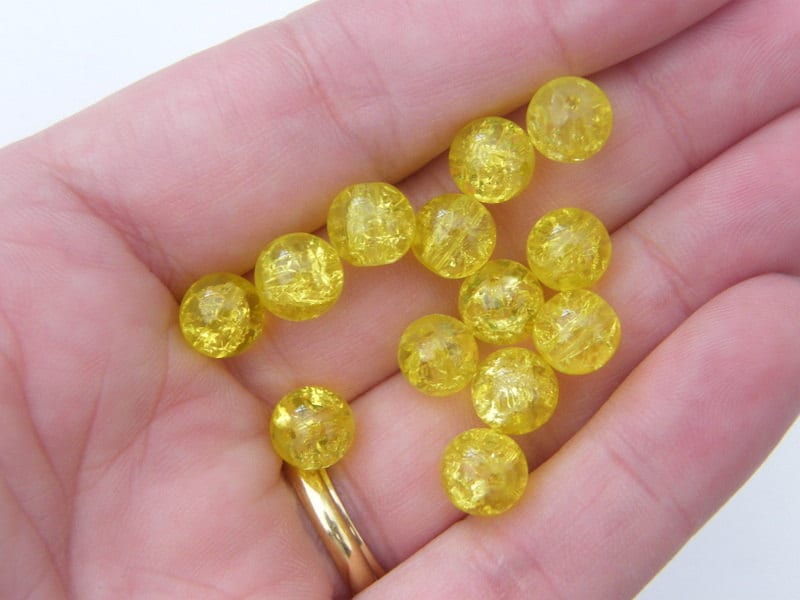 100 Yellow crackle glass beads B126