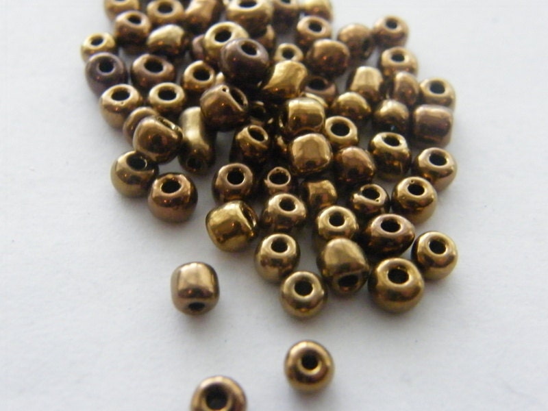 400  Gold glossy glass seed beads SB601 - SALE 50% OFF