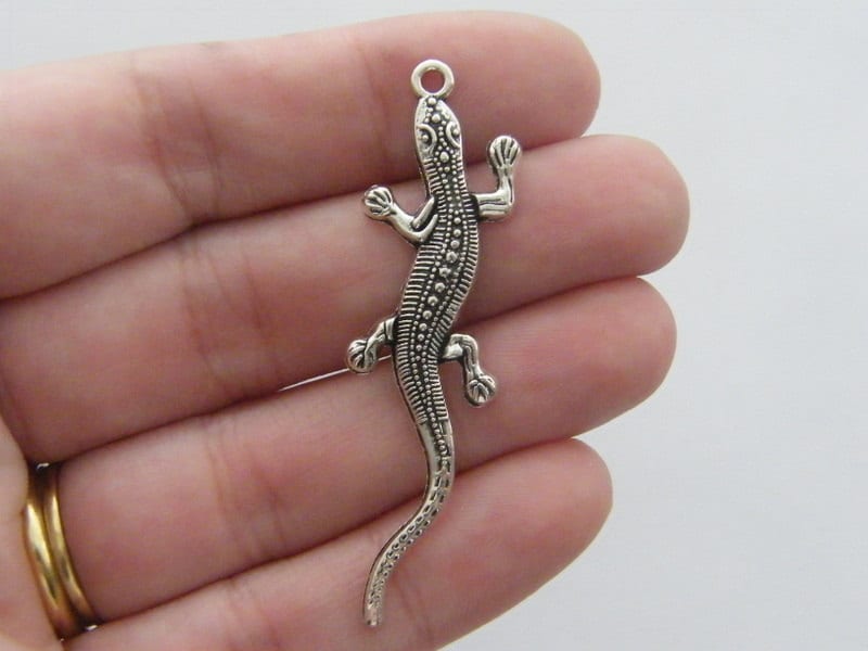 6 Lizard or gecko pendants antique silver tone A90