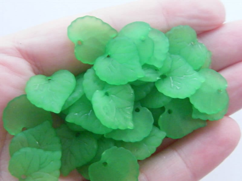 100 Green frosted acrylic plastic leaf charms L360 - SALE 50% OFF