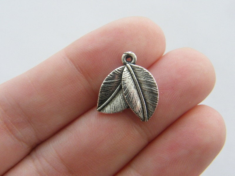 10 Leaves leaf charms antique silver tone L30